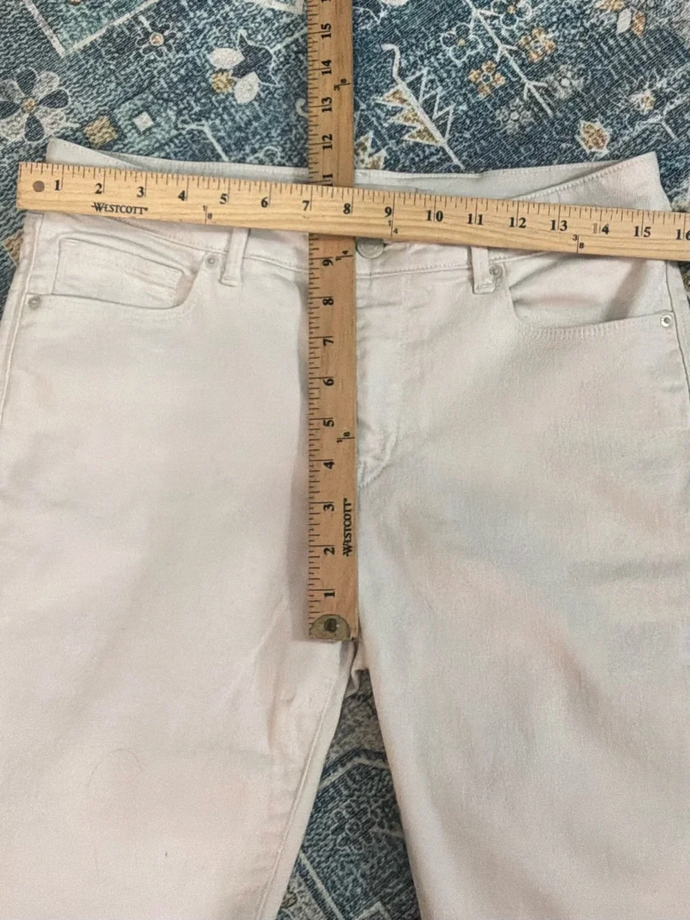 Levi’s Midrise Skinny in Natural Light Tan